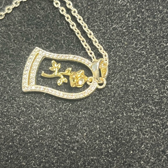 Disney Beauty and the Beast necklace. - Picture 3 of 5